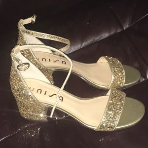 Unisa Dress gold shoes